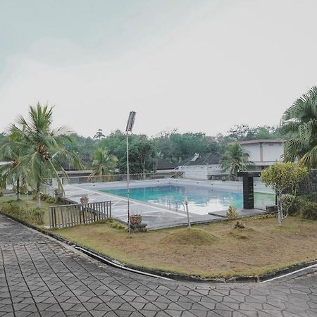 Готель Reddoorz Premium @ Jalan Pal 10 Джамбі Екстер'єр фото