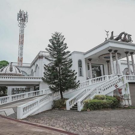 Готель Reddoorz Premium @ Jalan Pal 10 Джамбі Екстер'єр фото