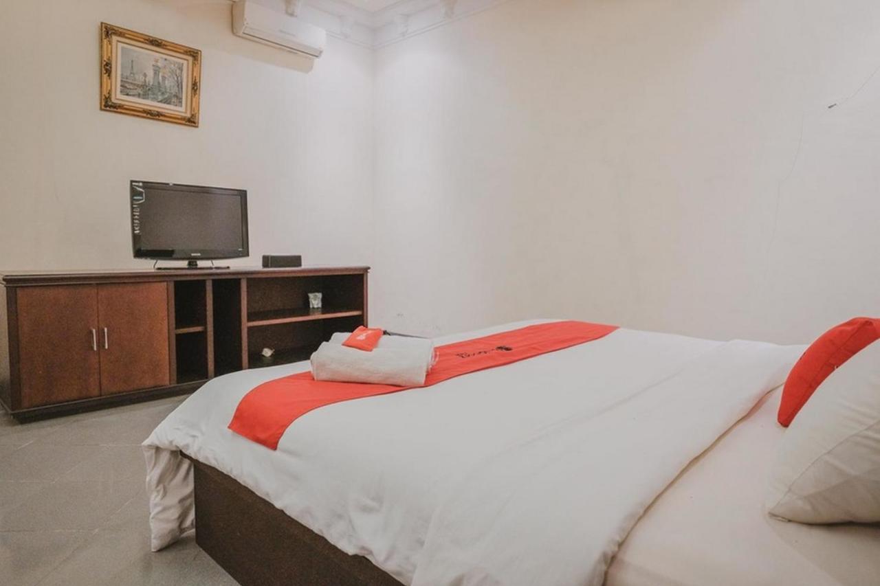 Готель Reddoorz Premium @ Jalan Pal 10 Джамбі Екстер'єр фото