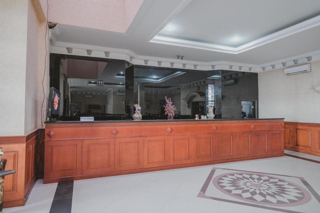 Готель Reddoorz Premium @ Jalan Pal 10 Джамбі Екстер'єр фото