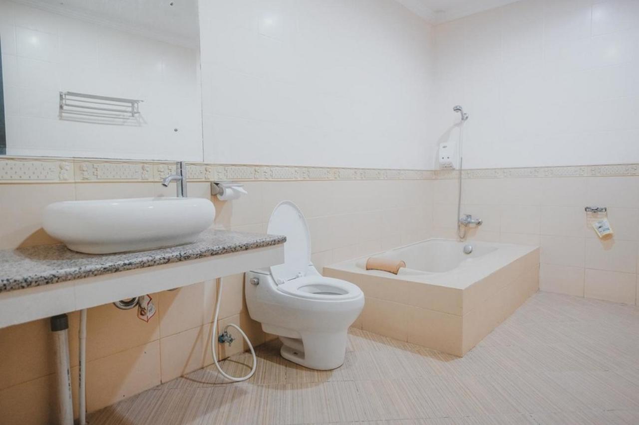 Готель Reddoorz Premium @ Jalan Pal 10 Джамбі Екстер'єр фото