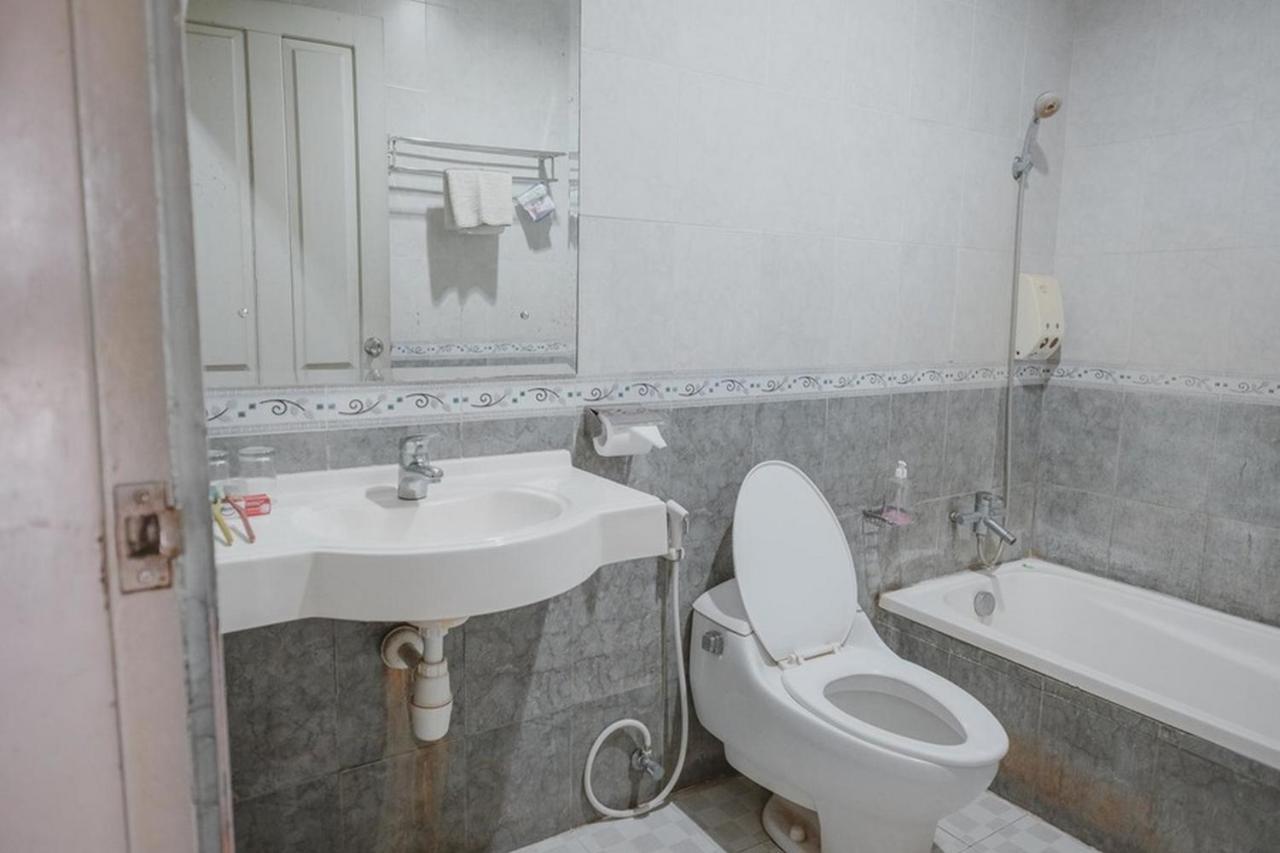 Готель Reddoorz Premium @ Jalan Pal 10 Джамбі Екстер'єр фото